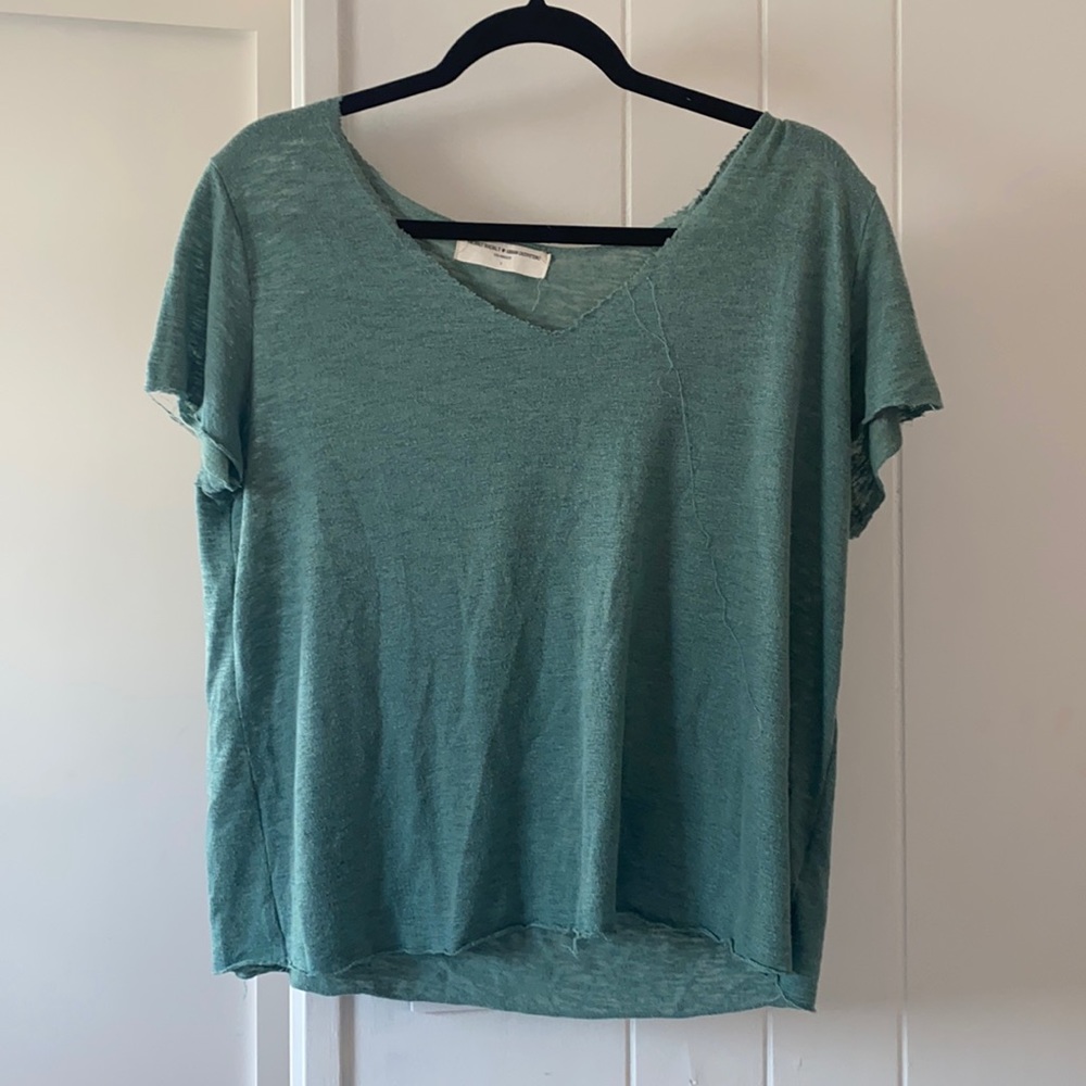 Oversized v neck urban outfitters t shirt